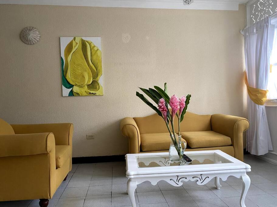 Lush Tropical Apartment Located In A 4-Star Resort Runaway Bay Exteriér fotografie